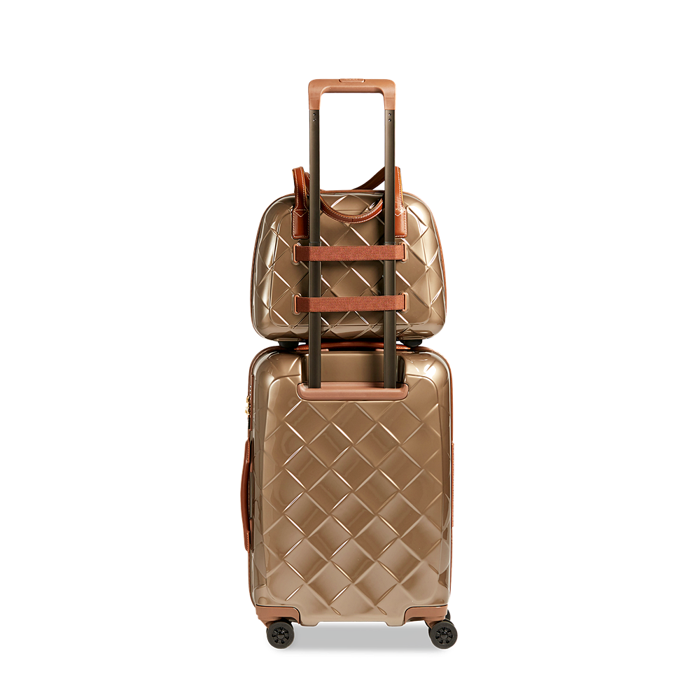 Stratic Leather and More Beautycase