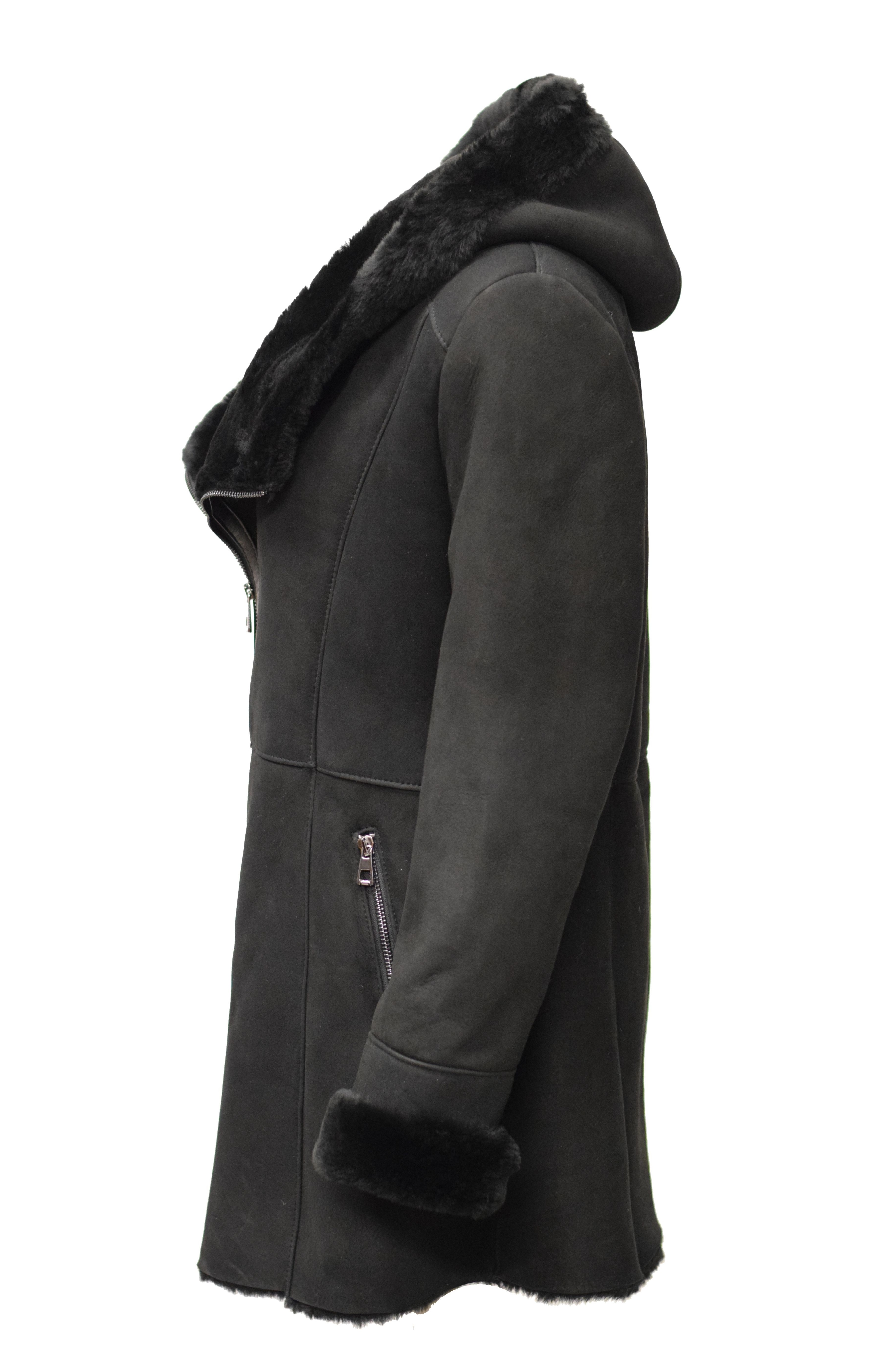 Damen Lammfellmantel Flora mit großer Kapuze in Schwarz