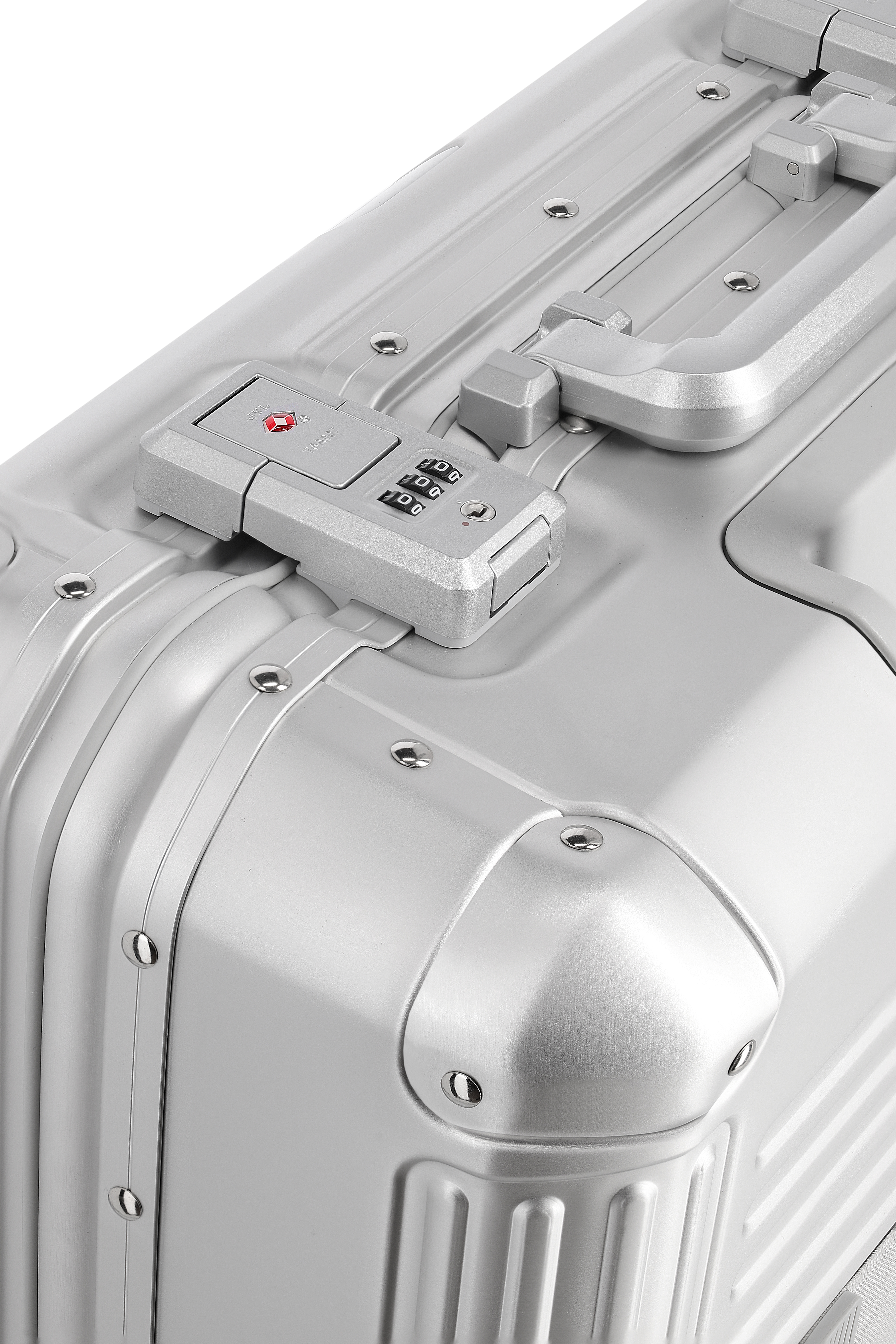 Travelite Aluminium Koffer Next 2.0 M 66 cm mit 4 Rollen Silber