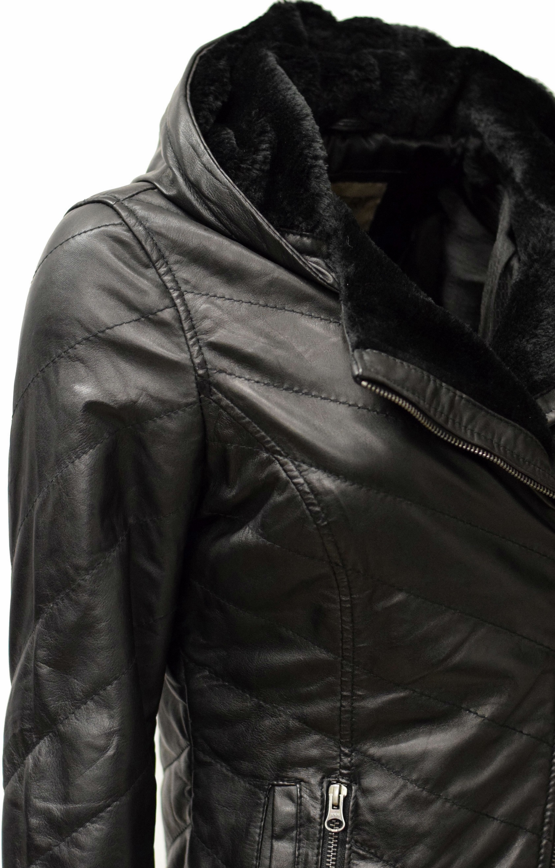 Damen Stepp-Lederjacke Britney mit Kapuzenkragen in Schwarz